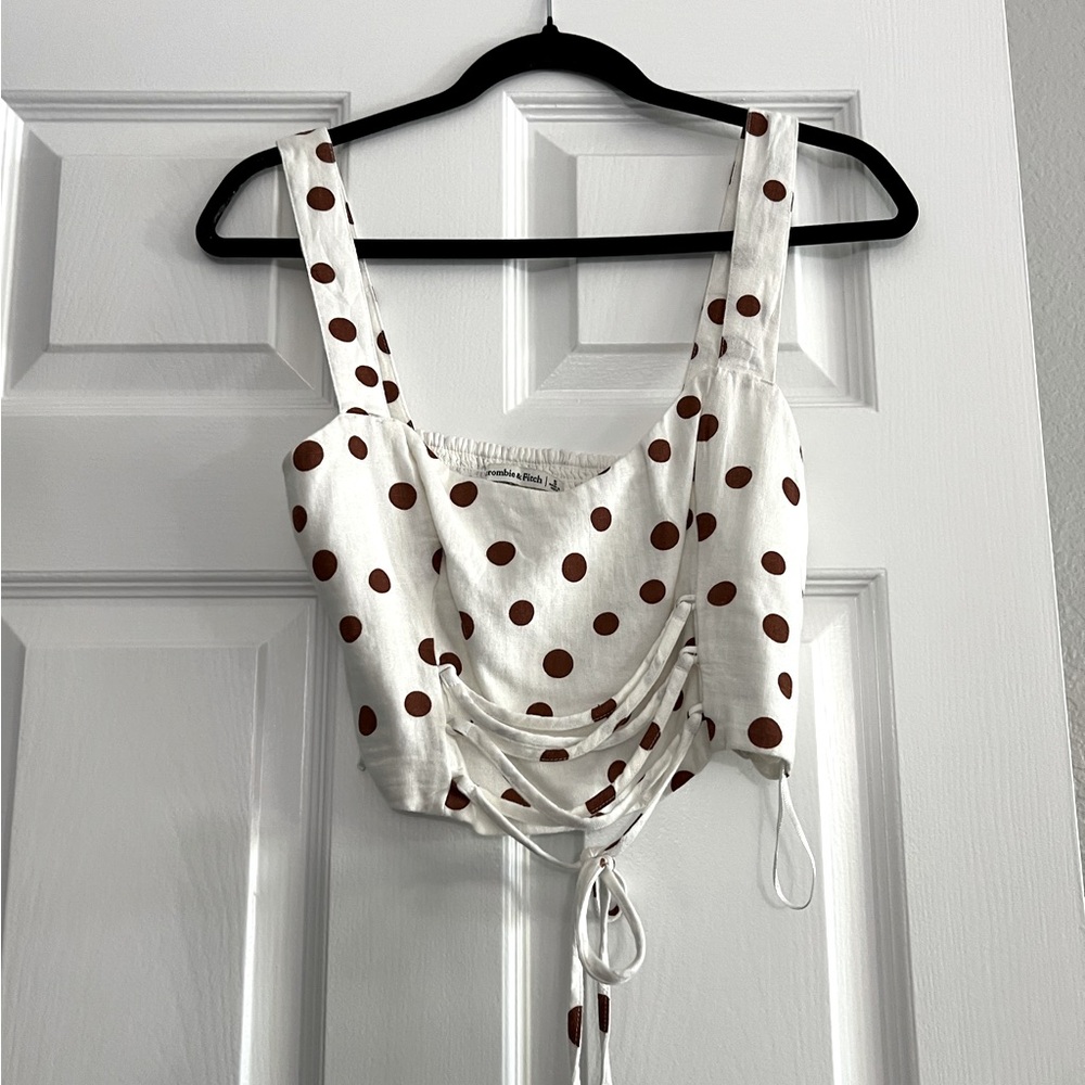 NWT Abercrombie & Fitch cream/white and brow polka dots top